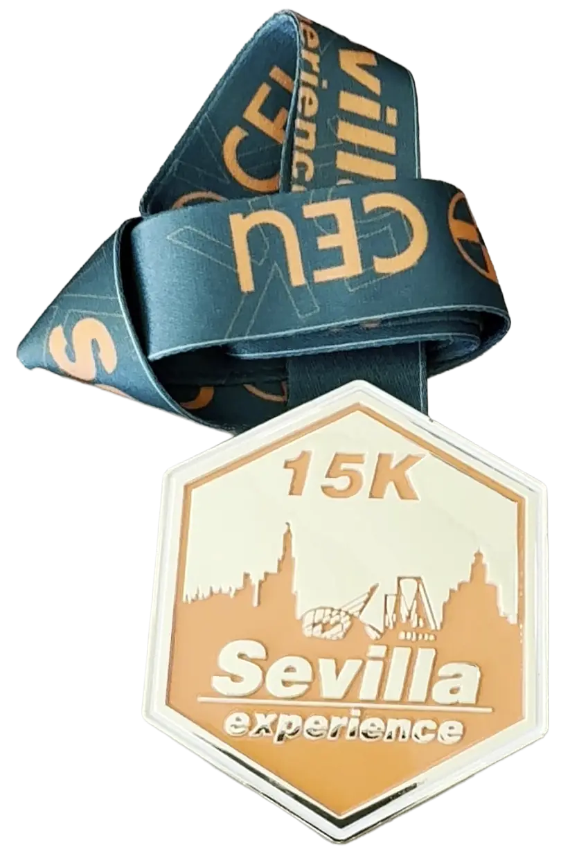 Medalla oficial de la CEU SEVILLA 15K Experience 2026